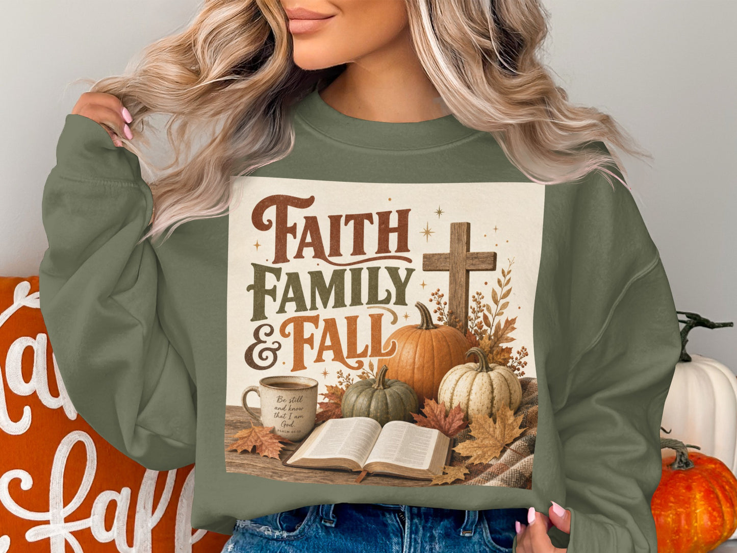 Crewneck sweatshirt with "Faith Family & Fall" text and autumn motifs.